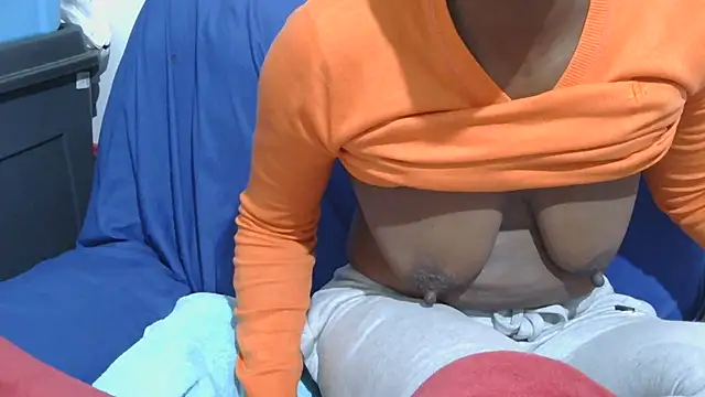 sluttylaura21 online show from November 8, 4:40 pm