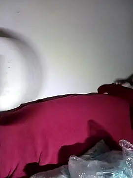 sluttylaura21 online show from February 8, 12:03 am