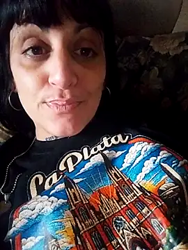 estefyzapata online show from May 6, 7:41 pm
