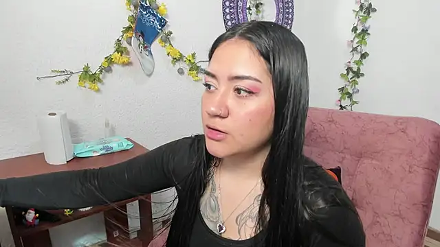 Snapshot of Hanna_moore1 chatting on December 14, 6:41 pm Hanna moore1 online show from December 14, 6:41 pm