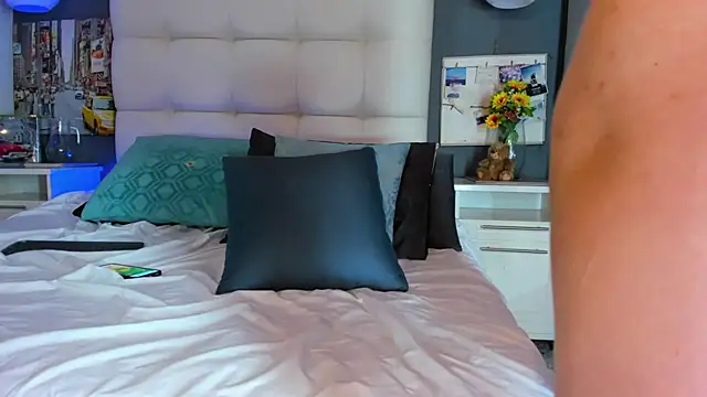 Snapshot of cinthya_walker1 chatting on February 12, 6:30 pm cinthya walker1 online show from February 12, 6:30 pm