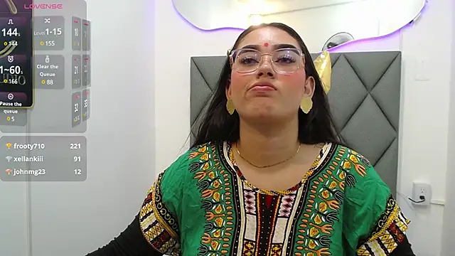 analishalimar online show from February 10, 9:25 pm