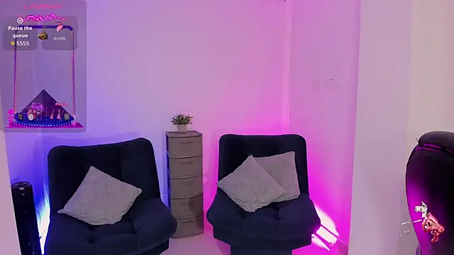 emilly smith 1 online show from November 13, 3:05 am