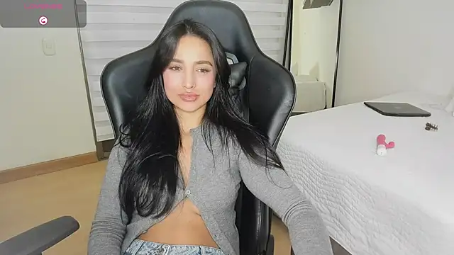 Snapshot of EvaMoet chatting on February 7, 5:00 am EvaMoet online show from February 7, 5:00 am