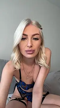 Mia Roxie online show from May 12, 3:14 am