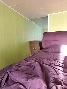 KiraXTender online show from February 3, 2:21 am