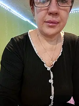 KiraXTender online show from March 11, 11:55 pm