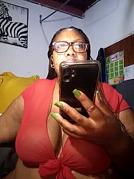 Snapshot of YELLOW_BONE chatting on April 10, 11:42 pm YELLOW BONE online show from April 10, 11:42 pm