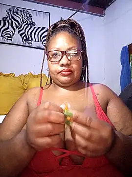 Snapshot of YELLOW_BONE chatting on April 16, 11:40 pm YELLOW BONE online show from April 16, 11:40 pm