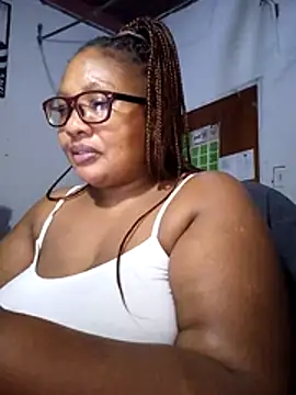 Snapshot of YELLOW_BONE chatting on April 28, 8:36 pm YELLOW BONE online show from April 28, 8:36 pm