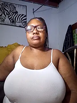 Snapshot of YELLOW_BONE chatting on May 1, 8:24 pm YELLOW BONE online show from May 1, 8:24 pm