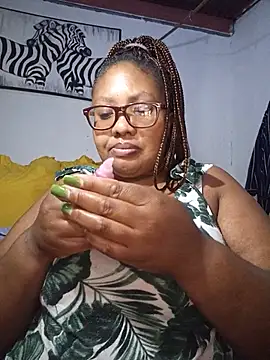Snapshot of YELLOW_BONE chatting on May 9, 9:20 pm YELLOW BONE online show from May 9, 9:20 pm