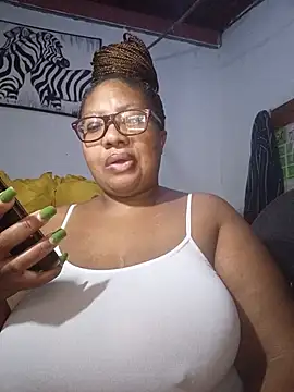 Snapshot of YELLOW_BONE chatting on May 12, 11:46 pm YELLOW BONE online show from May 12, 11:46 pm