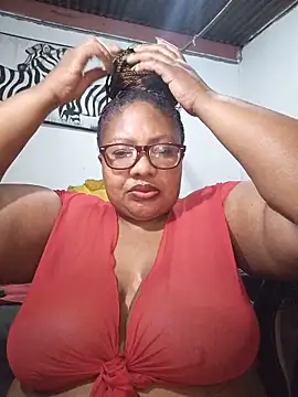 Snapshot of YELLOW_BONE chatting on May 15, 8:49 pm YELLOW BONE online show from May 15, 8:49 pm