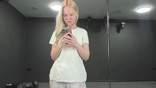 Masha 2002 online show from May 24, 8:14 pm