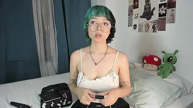 Snapshot of acid_candy_ chatting on March 29, 11:38 pm acid candy online show from March 29, 11:38 pm