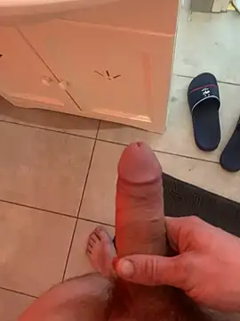 Snapshot of Alainsolo chatting on April 5, 10:56 am Alainsolo online show from April 5, 10:56 am