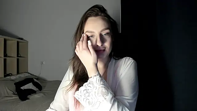 Snapshot of Ella___Bell chatting on February 11, 6:30 am Ella Bell online show from February 11, 6:30 am