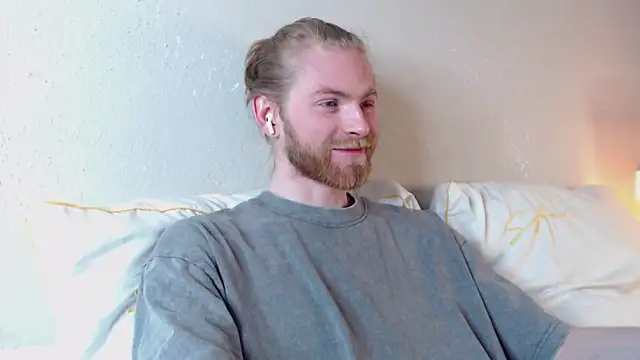 Snapshot of Damien_Bi chatting on January 13, 12:19 am Damien Bi online show from January 13, 12:19 am