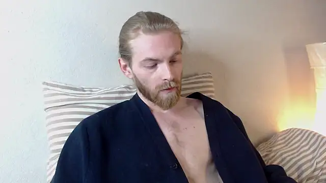 Snapshot of Damien_Bi chatting on February 28, 1:15 am Damien Bi online show from February 28, 1:15 am