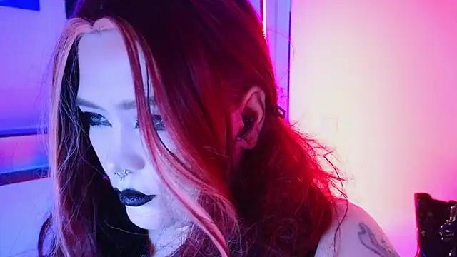 Snapshot of wickedxqueen chatting on June 21, 9:17 pm wickedxqueen online show from June 21, 9:17 pm