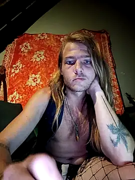 Snapshot of Salted_Playday chatting on November 4, 1:38 am Salted Playday online show from November 4, 1:38 am