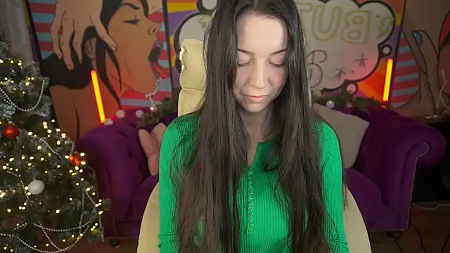EmilyHalls online show from December 21, 7:35 am