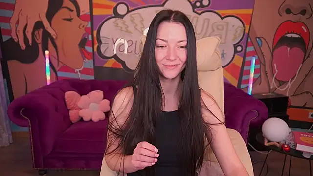 EmilyHalls online show from February 11, 12:58 pm