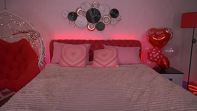 EmilyHalls online show from February 14, 10:38 am