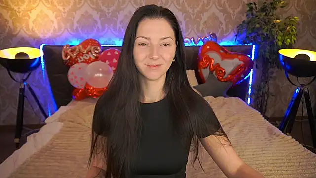 EmilyHalls online show from February 15, 7:06 am