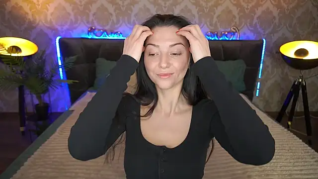 EmilyHalls online show from March 15, 6:58 am