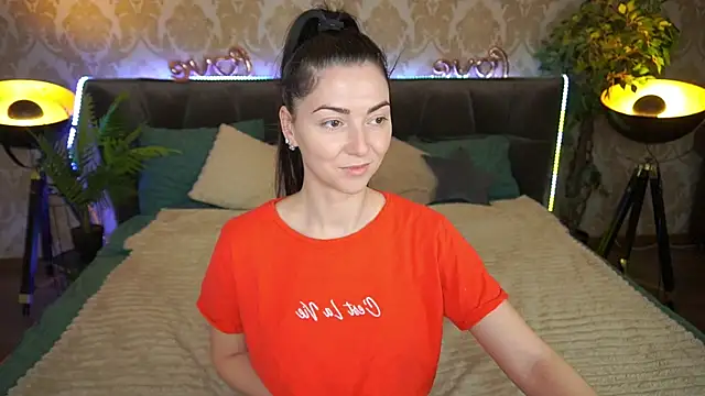 EmilyHalls online show from March 22, 6:54 am