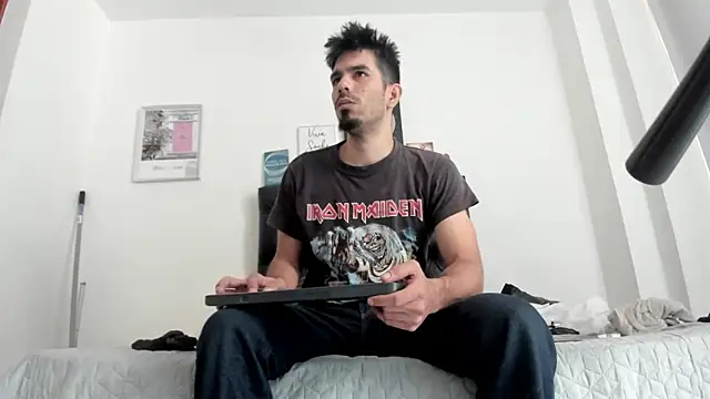 JohanyLatino online show from March 18, 7:42 pm