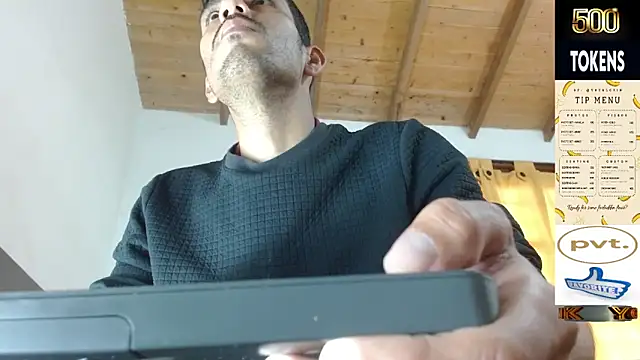 JohanyLatino online show from April 26, 9:01 pm