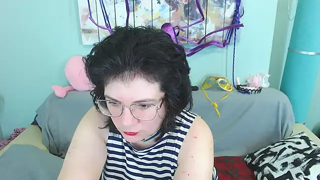 Snapshot of EverlyRays chatting on December 11, 6:58 am EverlyRays online show from December 11, 6:58 am