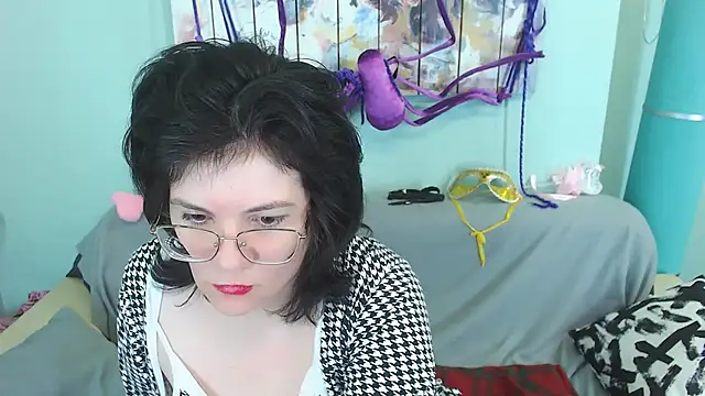 Snapshot of EverlyRays chatting on December 15, 8:47 pm EverlyRays online show from December 15, 8:47 pm