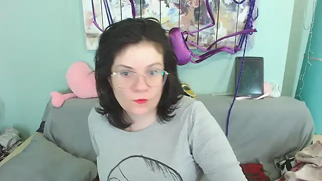 Snapshot of EverlyRays chatting on December 21, 4:25 pm EverlyRays online show from December 21, 4:25 pm