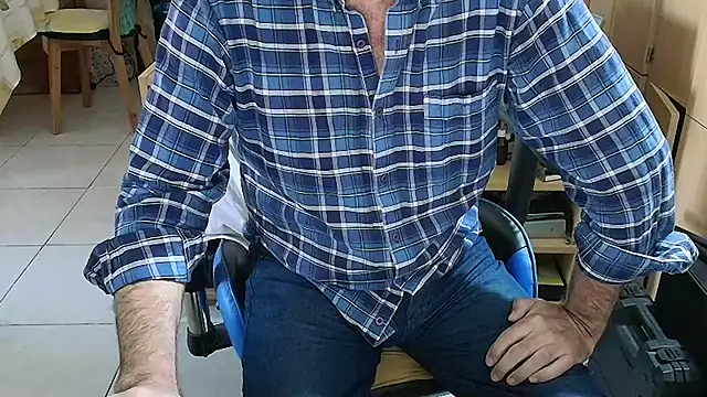 angelgarcia269 online show from April 29, 8:48 pm