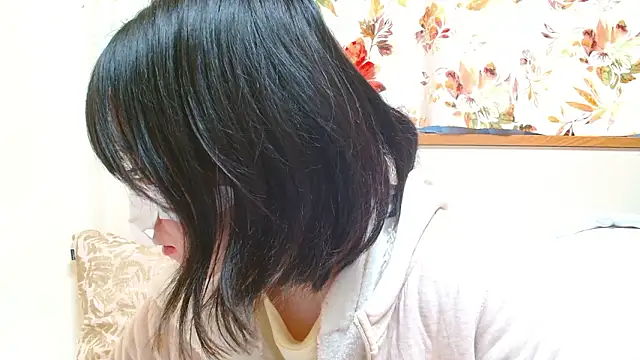 liliyRiSAcha-n online show from February 10, 7:23 am