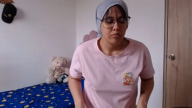 lady hot2xx online show from June 26, 4:22 pm