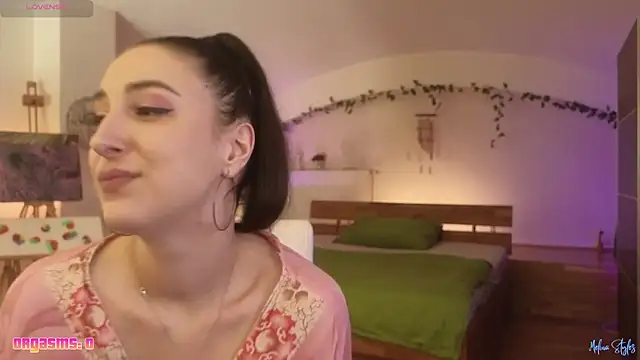 melinastyles online show from May 9, 2:33 pm