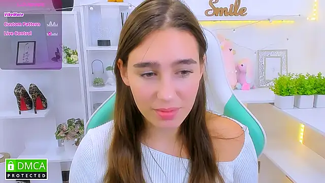  Eliizabeth  online show from September 8, 9:25 pm