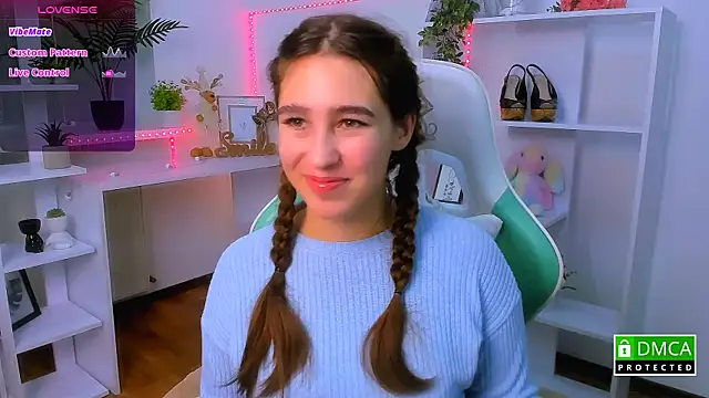  Eliizabeth  online show from November 21, 10:30 pm