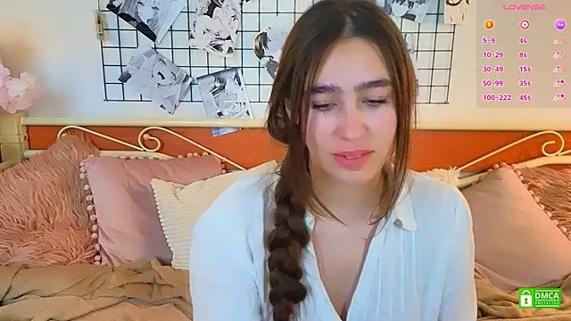  Eliizabeth  online show from May 10, 12:27 am