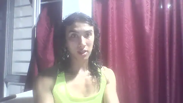 Snapshot of roxana_collins chatting on May 7, 4:29 am roxana collins online show from May 7, 4:29 am
