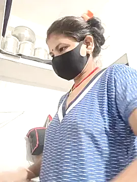 Snapshot of Riyaa-Devi chatting on December 19, 3:51 am Riyaa-Devi online show from December 19, 3:51 am