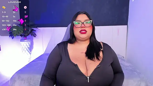 Snapshot of tifanny_bigboobs11 chatting on June 18, 11:14 am tifanny bigboobs11 online show from June 18, 11:14 am