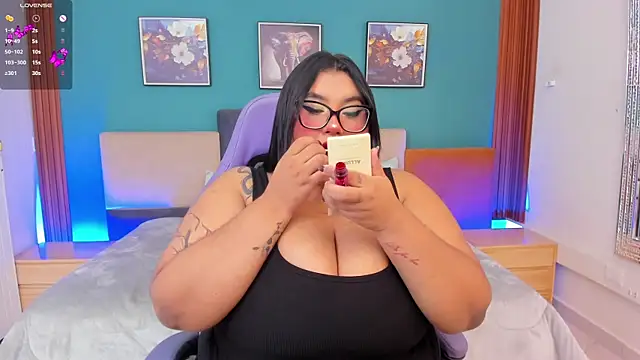 Snapshot of tifanny_bigboobs11 chatting on July 1, 11:45 am tifanny bigboobs11 online show from July 1, 11:45 am
