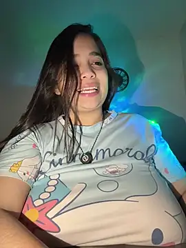 Snapshot of tati_reyess chatting on September 28, 4:07 am tati reyess online show from September 28, 4:07 am