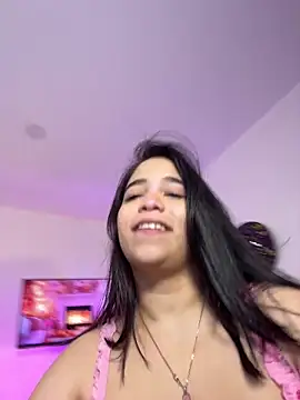 Snapshot of tati_reyess chatting on October 16, 1:23 pm tati reyess online show from October 16, 1:23 pm